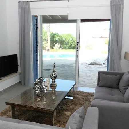 Resitour - Apollo 37 Villa Klorakas